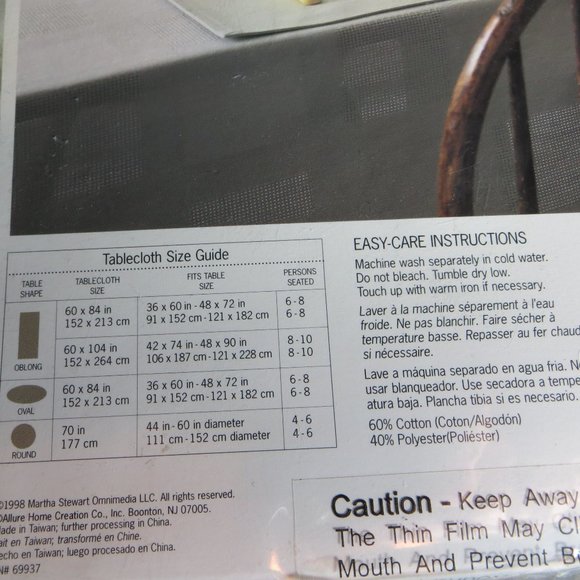 Martha Stewart Everyday Living 70 Inch Round Fabric Tablecloth Blue NIP - Picture 5 of 8